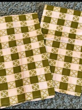 Two Vintage (New) Leacock Tea Towels 70s Avocado Green Hearts 28” USA COTTON
